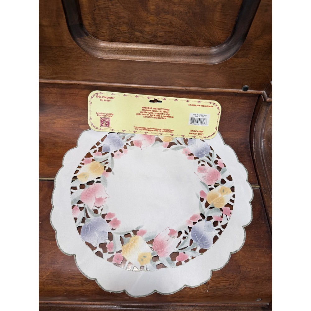 American Crafts Classic Doily Floral Tulip Cutwork 14 Inch Round Vintage 90s